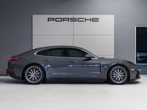 Certified 2025 Porsche Panamera image 8