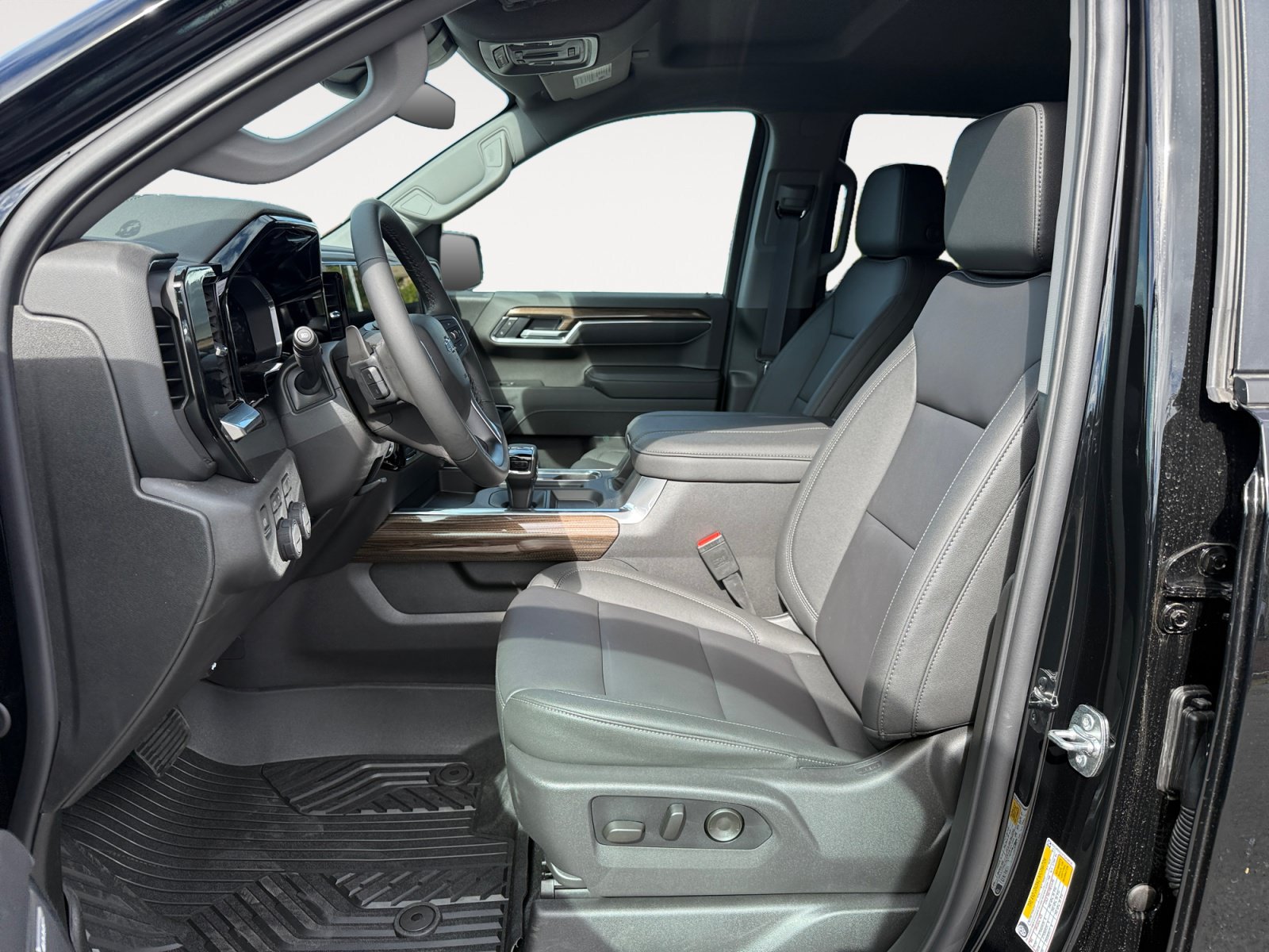 New 2026 Chevrolet Silverado 1500 RST w/ RST All Star Premium Package AWD/4WD image 10