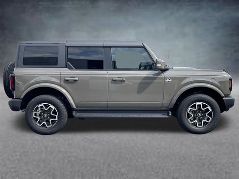New 2025 Ford Bronco Outer Banks image 4