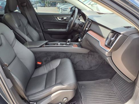 Certified 2025 Volvo S60 B5 Plus FWD image 11