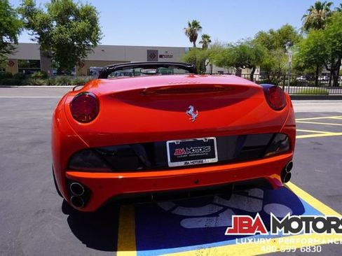 Used 2014 Ferrari California RWD image 78