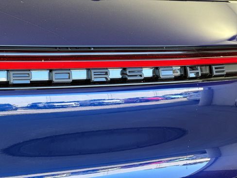 Certified 2026 Porsche Macan AWD/4WD image 34