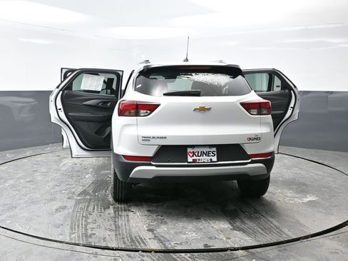 Used 2025 Chevrolet TrailBlazer LT w/ Driver Confidence Package image 53