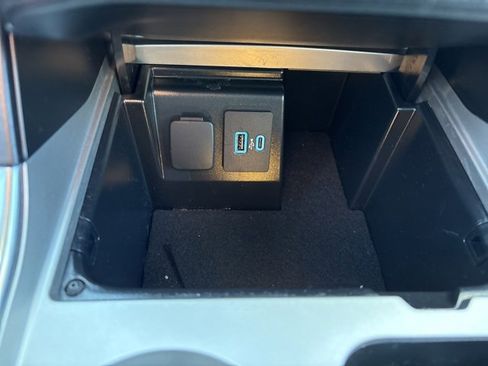 Used 2024 Ford Explorer XLT w/ Equipment Group 202A image 26