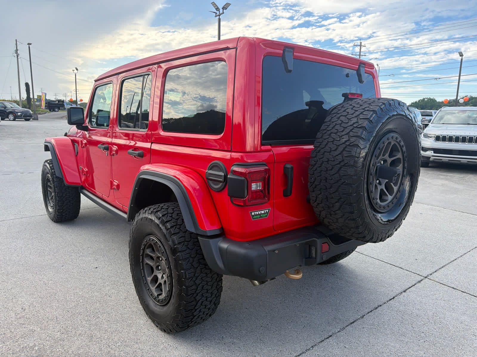Used 2022 Jeep Wrangler Unlimited Rubicon w/ Xtreme Recon 35" Tire Package AWD/4WD image 7