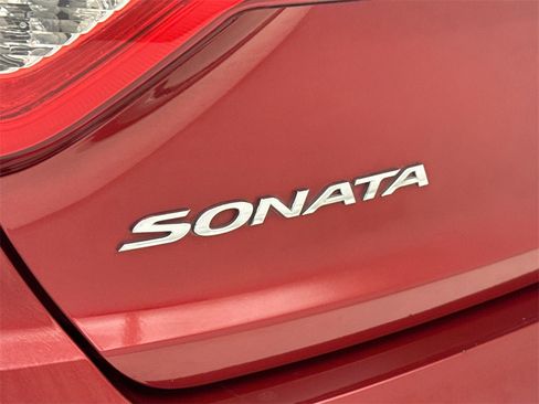 Used 2015 Hyundai Sonata Limited w/ Option Group 06 image 11