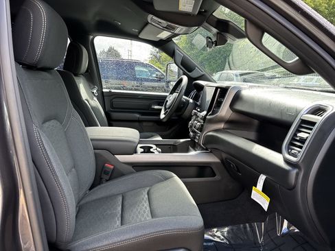 New 2026 RAM 1500 Express AWD/4WD image 5