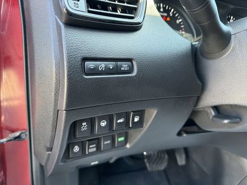 Used 2019 Nissan Rogue SL w/ Premium Package AWD/4WD image 18