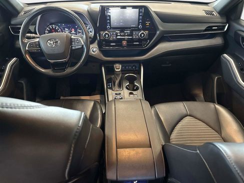Used 2021 Toyota Highlander XSE image 17