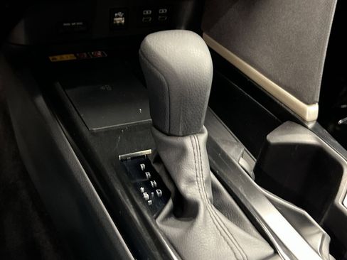 Used 2025 Toyota Camry LE image 17