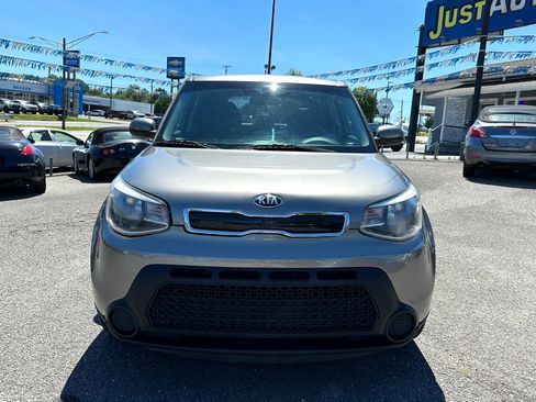 Used 2015 Kia Soul + image 2