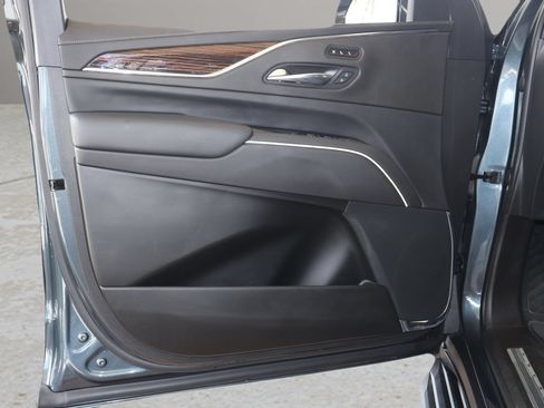 Used 2021 Cadillac Escalade Premium Luxury RWD image 9