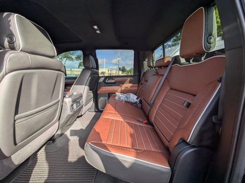 Used 2025 GMC Sierra 2500 Denali Ultimate w/ Max Trailering Package image 11