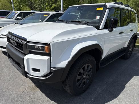 Used 2025 Toyota Land Cruiser image 6