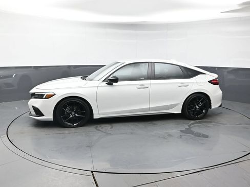 Used 2024 Honda Civic Sport image 2