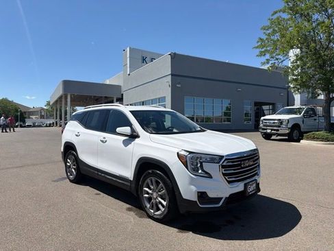 Used 2024 GMC Terrain SLT AWD/4WD image 7