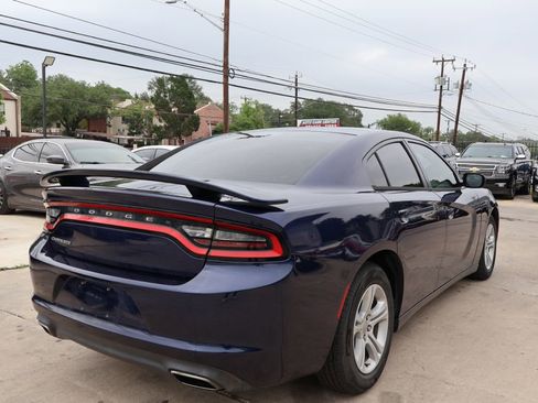 Used 2016 Dodge Charger SE RWD image 7