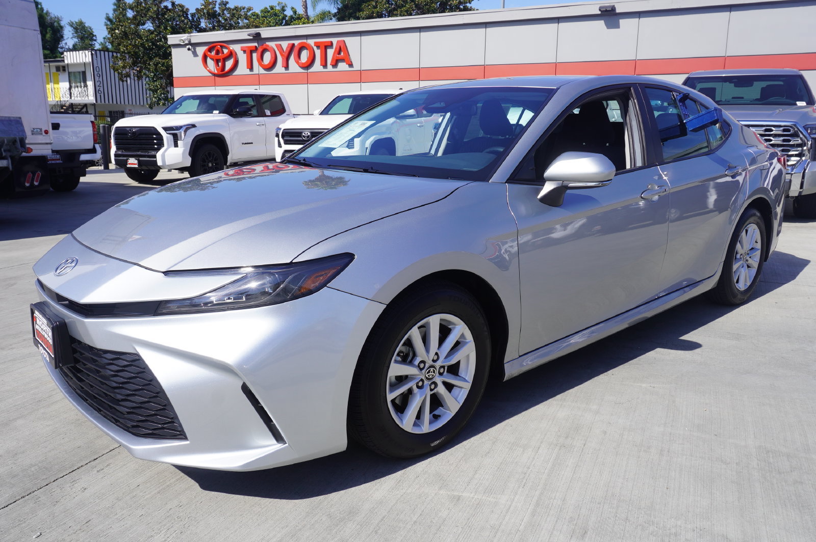 Certified 2025 Toyota Camry LE FWD image 4