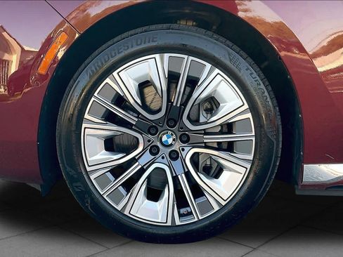 Used 2023 BMW i7 xDrive60 AWD/4WD image 10
