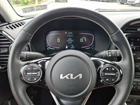 Used 2023 Kia Soul GT-Line FWD image 19