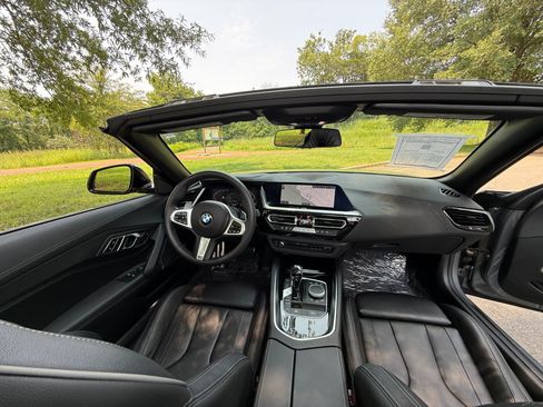 Used 2024 BMW Z4 sDrive30i w/ Convenience Package RWD image 25