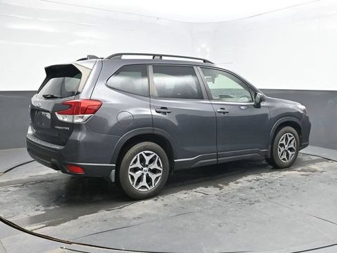 Used 2020 Subaru Forester Premium AWD/4WD image 8