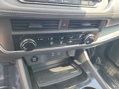 Used 2025 Nissan Rogue S FWD image 29
