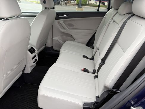 Used 2023 Volkswagen Tiguan SE image 22