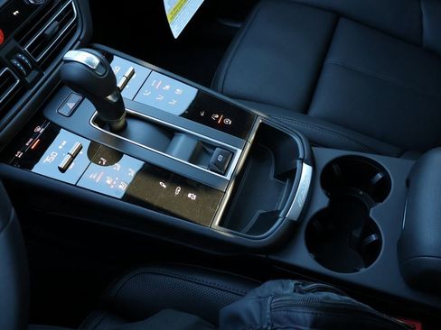 New 2026 Porsche Macan S image 24