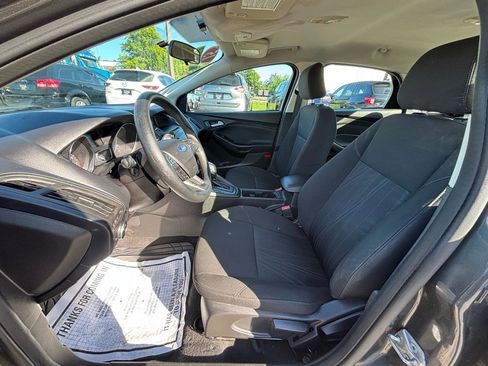 Used 2015 Ford Focus SE FWD image 16