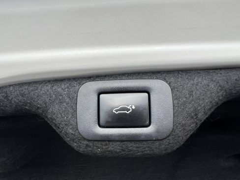Used 2019 Lexus ES 300h Ultra Luxury w/ Accessory Package 2 FWD image 25