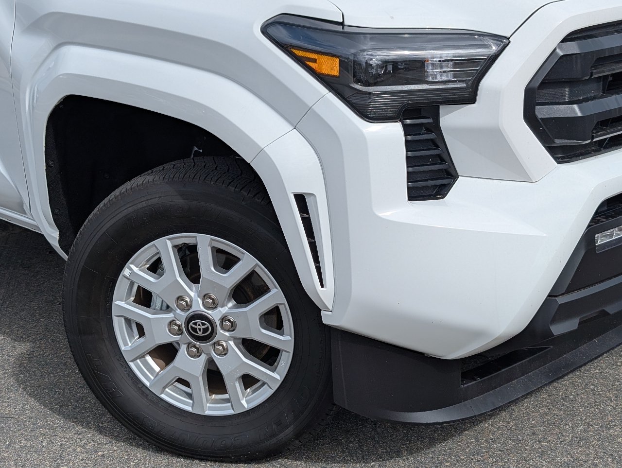 Used 2026 Toyota Tacoma SR5 RWD image 10