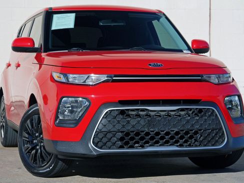 Used 2021 Kia Soul LX FWD image 2