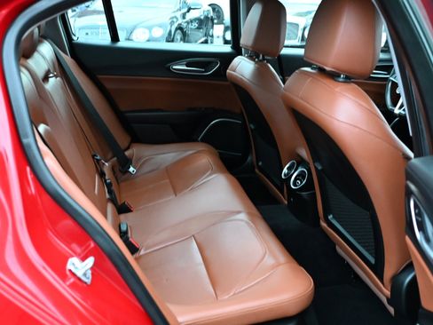 Used 2019 Alfa Romeo Giulia AWD w/ Cold Weather Package image 31