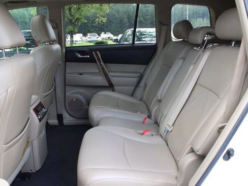 Used 2013 Toyota Highlander Limited AWD/4WD image 13
