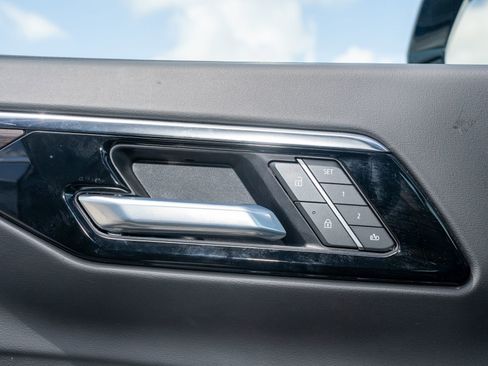 Used 2025 Chevrolet Tahoe LT image 29