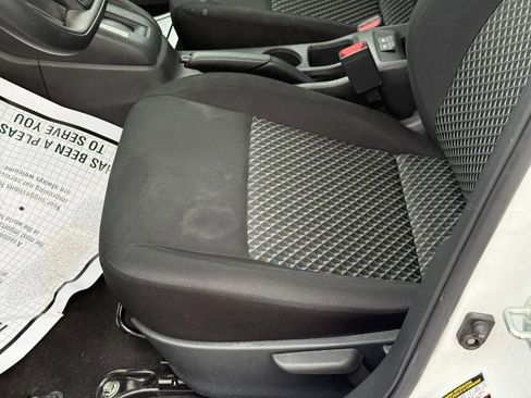 Used 2023 Nissan Versa S FWD image 17
