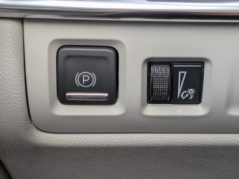 Certified 2020 Cadillac XT4 Premium Luxury w/ Enhanced Visibility Package FWD image 24