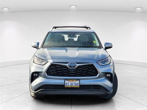 Used 2021 Toyota Highlander Limited image 2