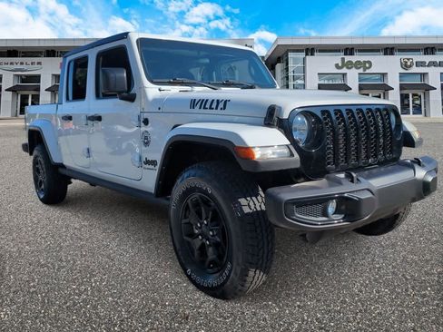 Used 2022 Jeep Gladiator Sport image 2