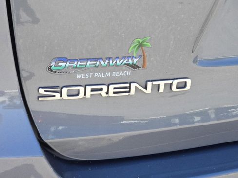 Used 2020 Kia Sorento LX AWD/4WD image 23