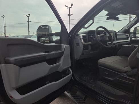 Used 2023 Ford F250 XLT w/ Snow Plow/Camper Package AWD/4WD image 7