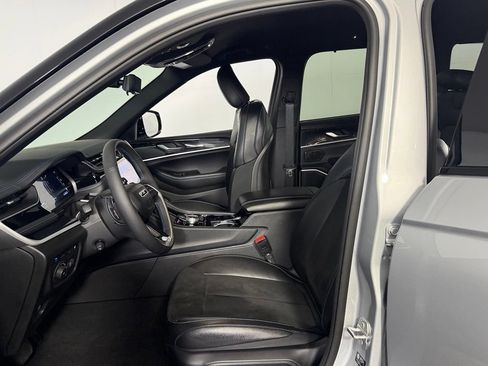 Used 2023 Jeep Grand Cherokee Trailhawk w/ Advanced Protech Group II AWD/4WD image 22
