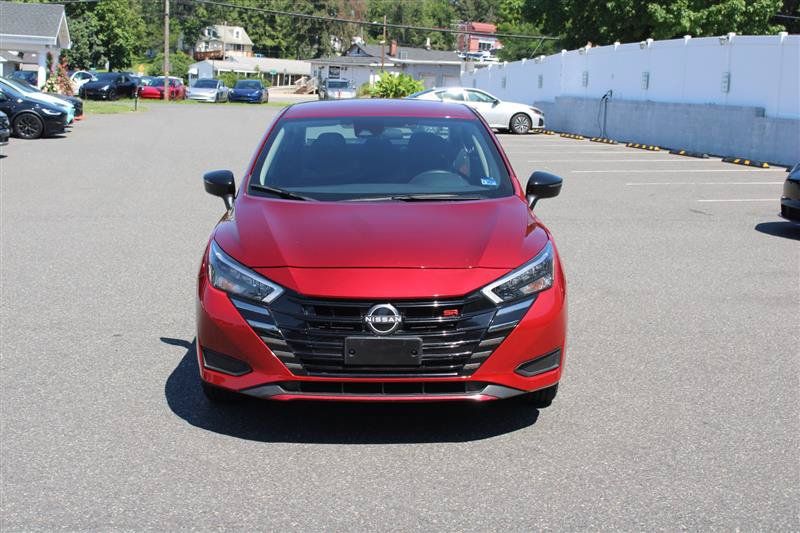 Used 2025 Nissan Versa SR FWD image 3