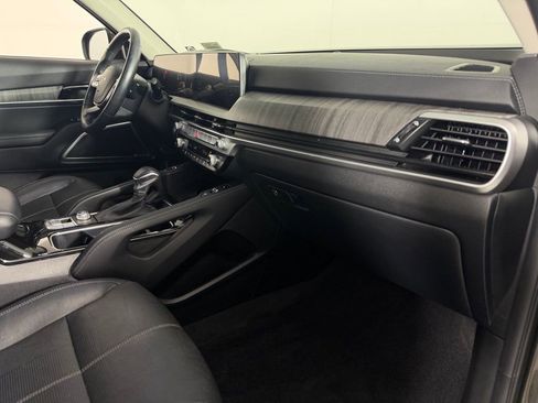 Used 2023 Kia Telluride EX w/ EX Captain's Chair Package FWD image 33