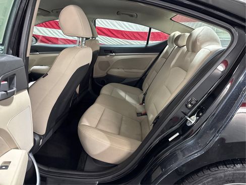 Used 2018 Hyundai Elantra SEL FWD image 10