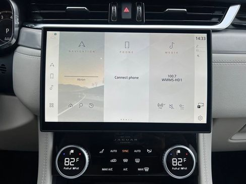 New 2025 Jaguar F-PACE R-Dynamic S image 22