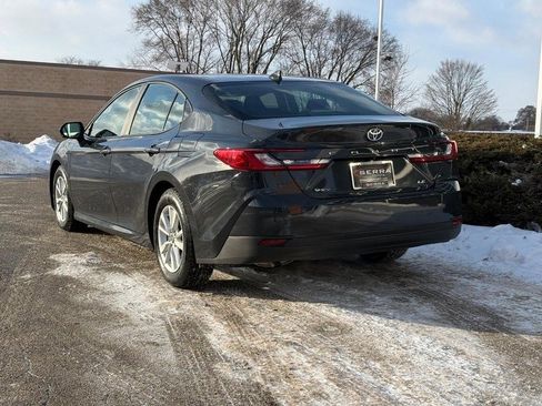 Used 2025 Toyota Camry LE image 5