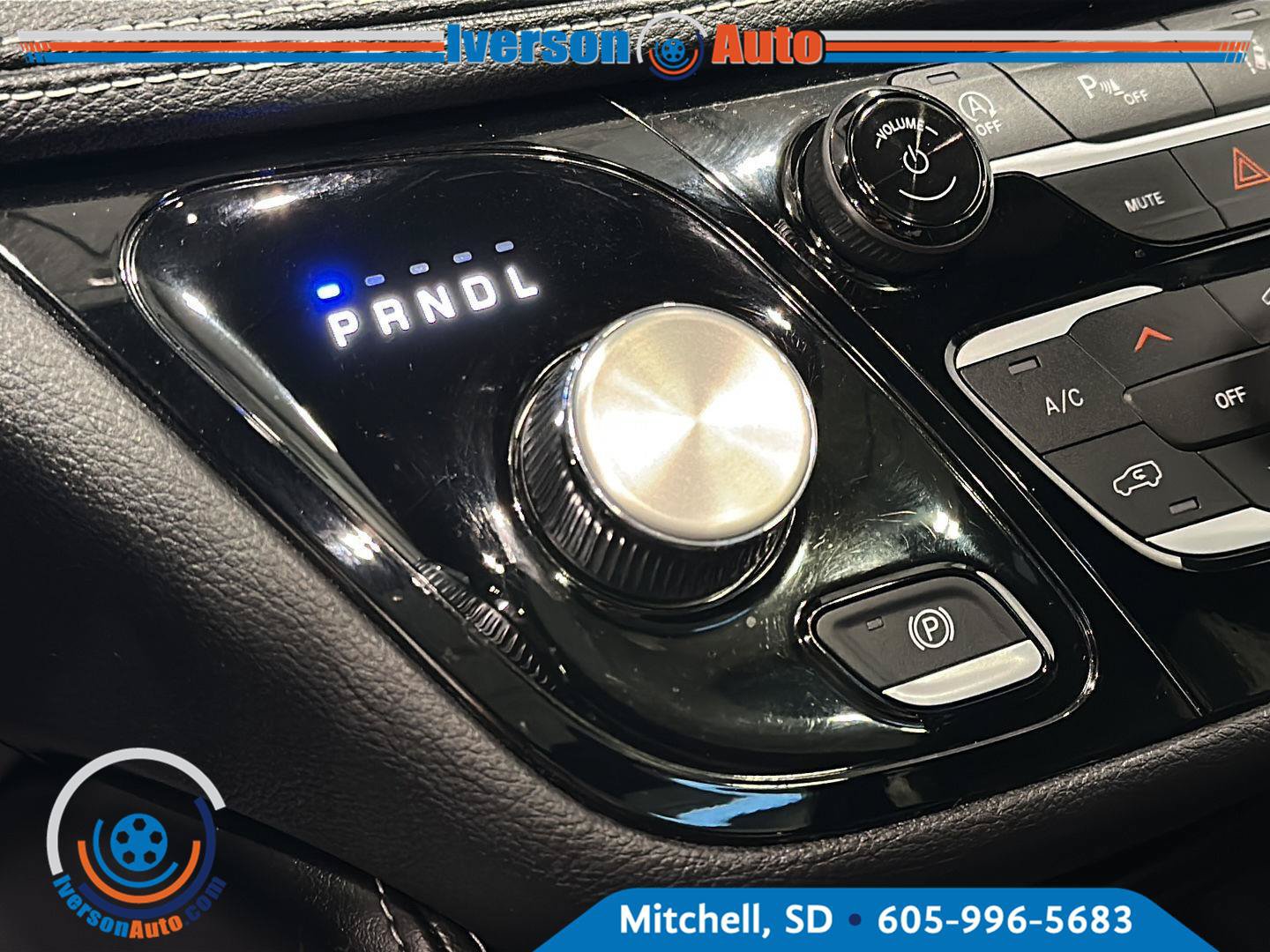 Used 2025 Chrysler Pacifica Limited FWD image 22