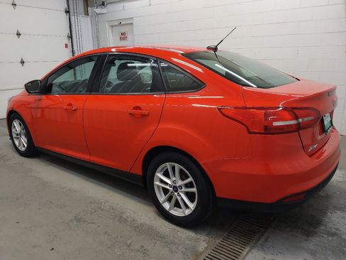 Used 2017 Ford Focus SE FWD image 3
